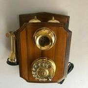 1930s Retro Wall-Mounted Wooden Telephone