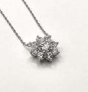 Sparkling 1.70 Ct VVs1 Floral Lab Simulated Diamond Pendant w/chain