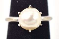 Comely 14K White Gold Pearl Ring