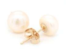 14kt Yellow gold freshwater pearl stud earrings