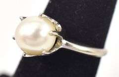 Comely 14K White Gold Pearl Ring