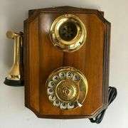 1930s Retro Wall-Mounted Wooden Telephone