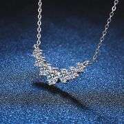 Sparkling 2.25 Ctw 7 Stone VVs1 Lab Simulated Diamond Necklace