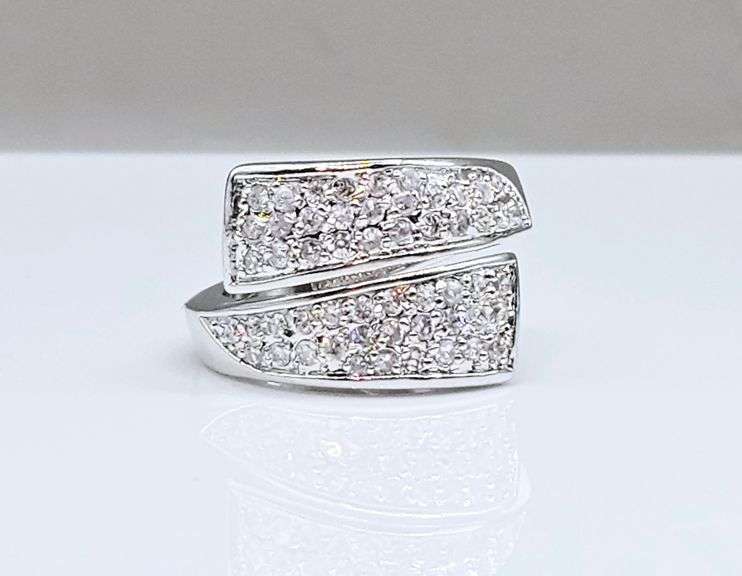 Beautiful 2.45 Ct VVS1 Lab Simulated Diamond Ring