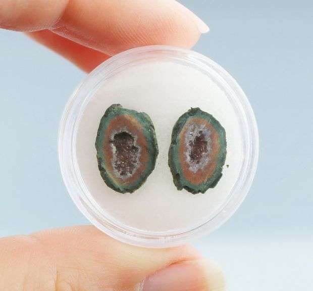 Sparkling 7.28ct Tabasco Geode pair