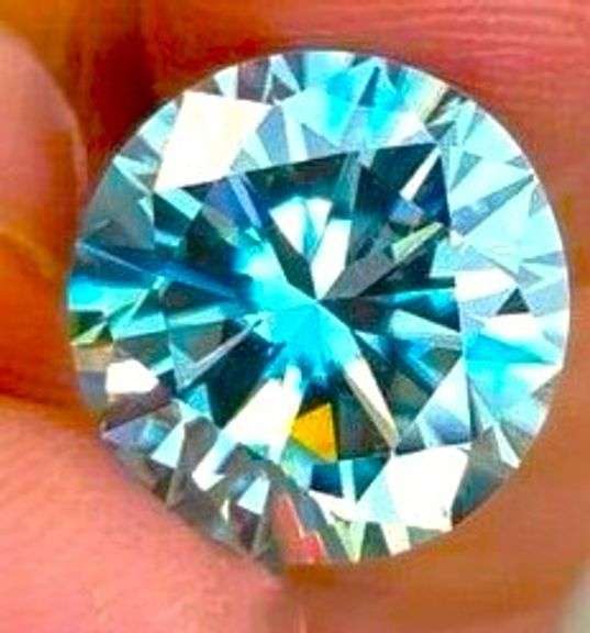 Dazzling 6.25 Ct VVs1 Mint Green Simulated Diamond Solitaire