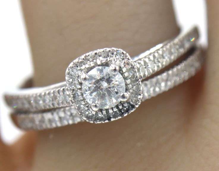 14kt White gold 0.50ctw diamond halo engagement ring