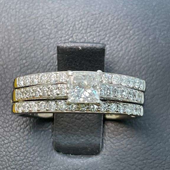 CERTIFIED 18K WHITE GOLD DIAMOND RING