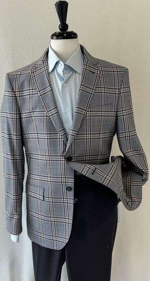 Stylish,  2 Button Fitted Style Sport Coat, Made in Italy