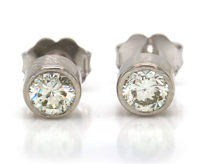 0.50ctw Diamond Bezel Set Stud Earrings in Platinum