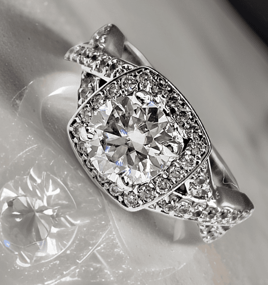 14 Kt White Gold Plate 2.65 Ct Lab Simulated Diamond Ring