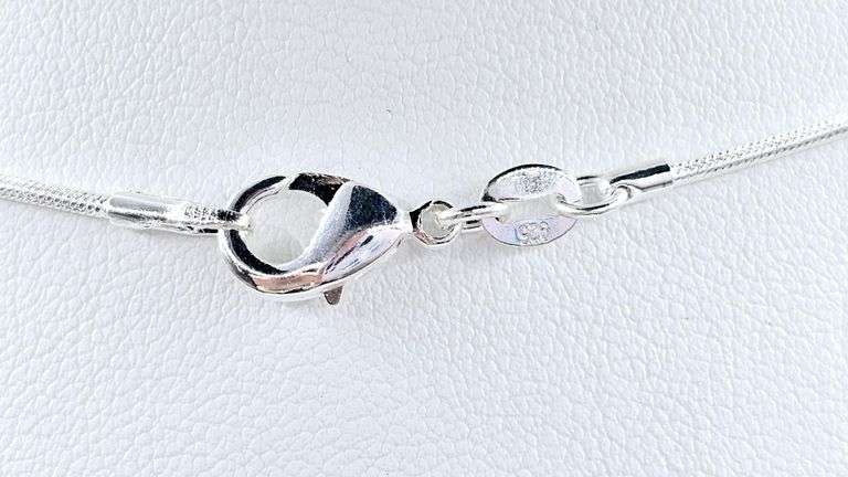 Sparkling 3.5 Ct VVs1 Trillion Cut Emerald Green Fire Moissanite Pendant w Chaind Pendant