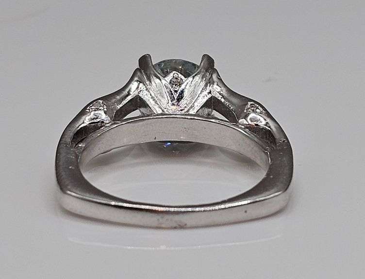 Sparkling 3.5 Ct VVs1 white F-G Lab Simulated Diamond Ring