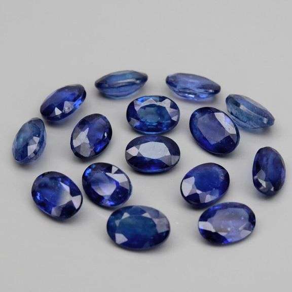 Collection of 15 half carat prime cobalt blue Sapphires