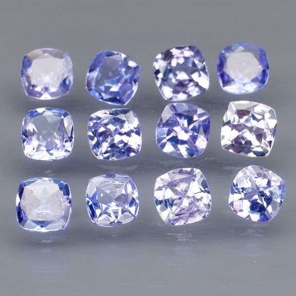 Glittering 3.22ct bright blue violet Tanzanite set