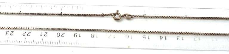 Group lot of Vintage 925 sterling silver 4 chains and bracelet