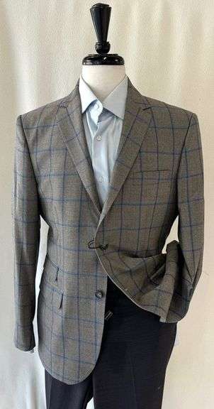 Handsome 2 Button Fitted Style Sport Coat, Made in Italy
