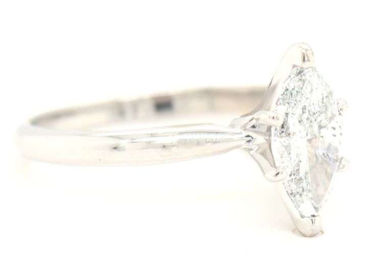 14kt White gold 1.11ct marquise diamond solitare engagement ring