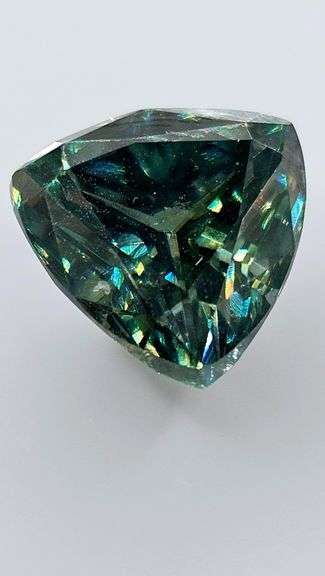 Dazzling 5.56 Ct VVs1 Trillion Cut Emerald Gren Lab Simulated Diamond Solitaire