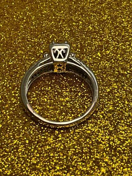 CERTIFIED 14K WHITE GOLD LADIES DIAMOND RING