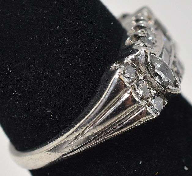 Precious Diamond Ring in Platinum