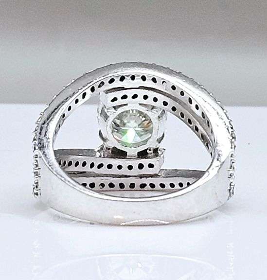Dazzling 2.75 Ct VVs1 Lab Simulated Diamond Ring