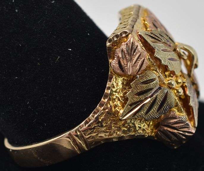 Lovely Floral Leaf Ring in 10K and 12K Two-Tone Gold