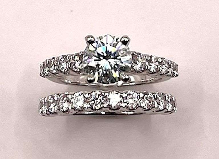 Stunning 2 Band 3.75 Ct Lab Simulated Diamond Ring Set