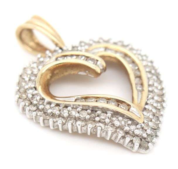 10kt Yellow gold heart shaped diamond pendant