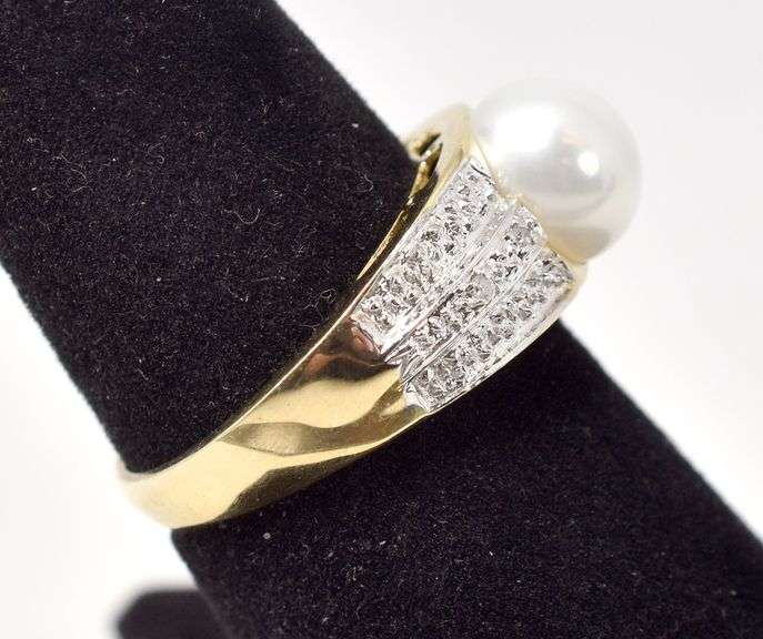 Elegant 14K Yellow Gold Pearl and Diamond Ring