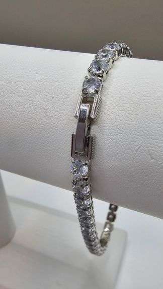 14 Kt White Gold Plated 5.75 Ctw Lab Simulated Diamond Tennis Bracelet