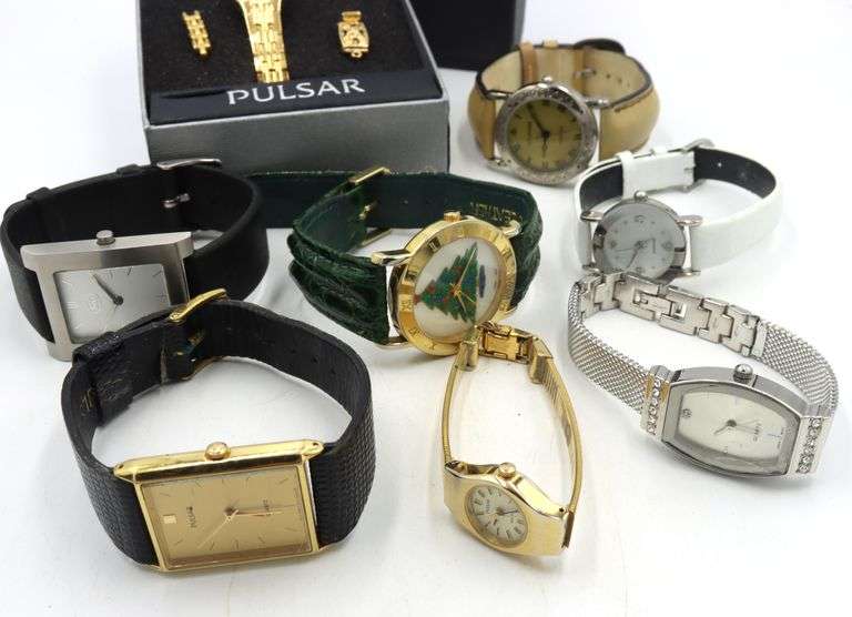 Group lot of multiple watches