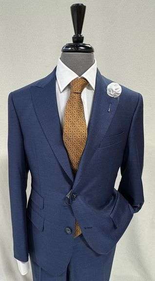 Stylish Peak Lapel Suit, With Sharkskin Design Fabric. Slim Fit