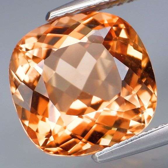 High grade 7.27ct eye clean Imperial Topaz