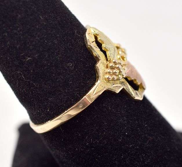 Gorgeous Vintage Floral Ring in 10K and 14K Two-Tone Gold