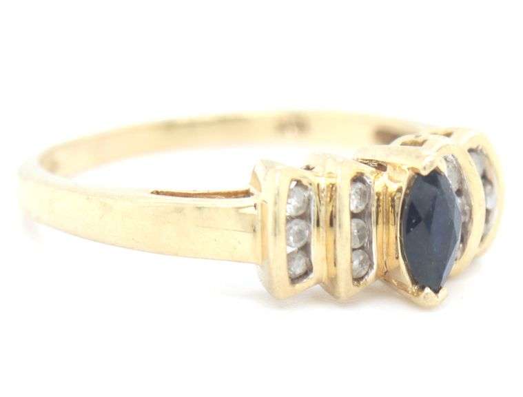10kt Yellow gold blue sapphire and diamond ring