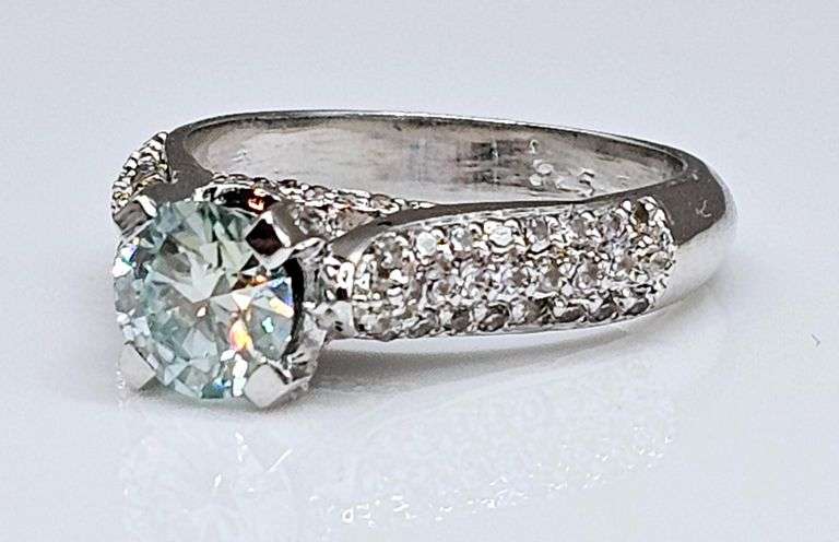 Sparkling 1.75 Ct VVs1 Lab Simulated Diamond 14 Kt White Gold Plated Engagement Ring