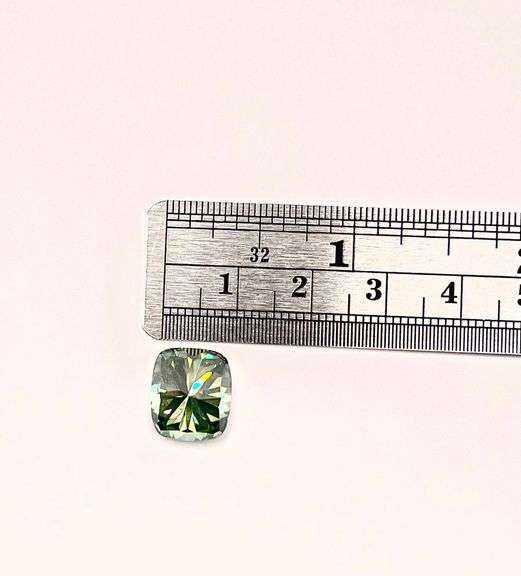 Huge 8.25 Ct Sparkling VVs1 Emerald Green Lab Simulated Diamond Solitaire