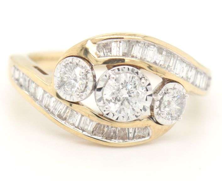 10kt Yellow gold 1ctw Illusion set 3 stone RBC and Baguette ring