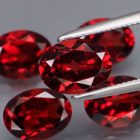 Top color!! 7.32ct 5pc. Mozambique Garnet set