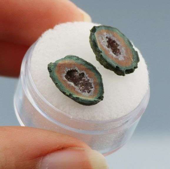 Sparkling 7.28ct Tabasco Geode pair