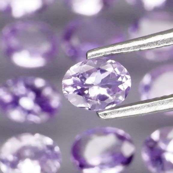 Tremendous 3.21ct unheated Tanzanite set