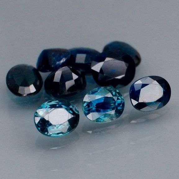 Stunning heated only 3.75ct blue and teal Sapphire set