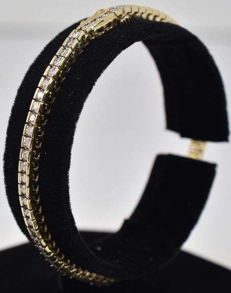 Radiant Diamond Tennis Bracelet in 14K Yellow Gold