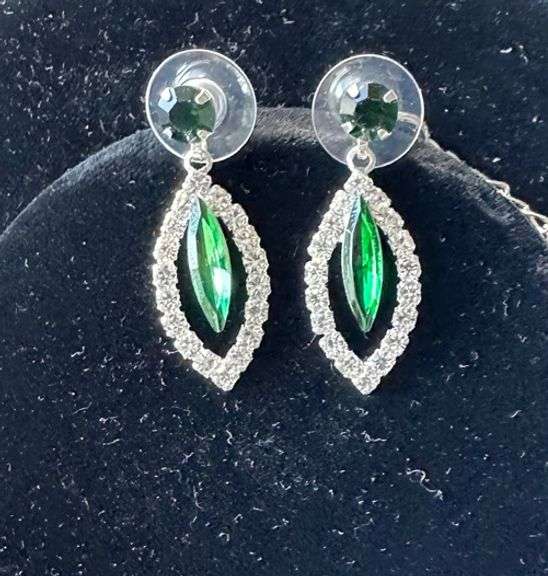 Sapphire Color Jewelry Neck Lace And Earrings