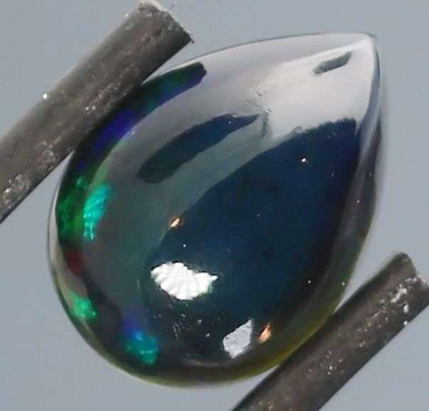 Magnificent 2.58ct blue and green flashing Black Opal