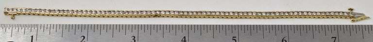 Radiant Diamond Tennis Bracelet in 14K Yellow Gold