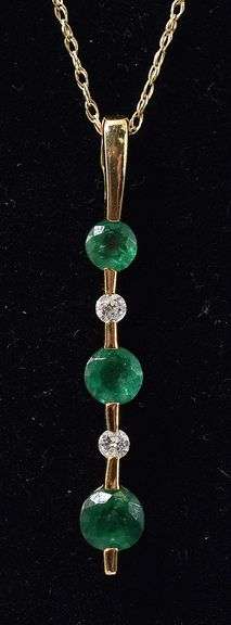 Ravishing Emerald and Diamond Pendant Necklace in 14K Yellow Gold