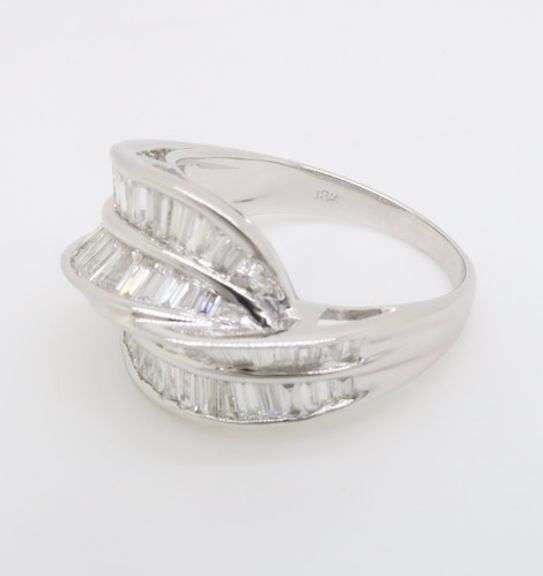 18k White Gold Baguette Cut Diamond Cocktail Ring