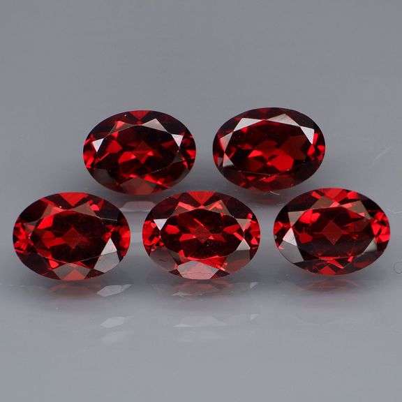 Top color!! 7.32ct 5pc. Mozambique Garnet set
